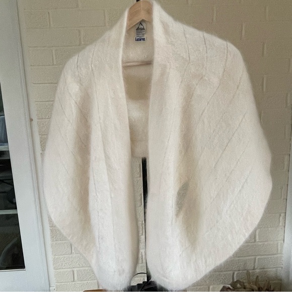 Vintage Luisa Spagnoli Angora Cape Stole Wrap Ivory Made in Italy for Lazarus - Picture 1 of 12